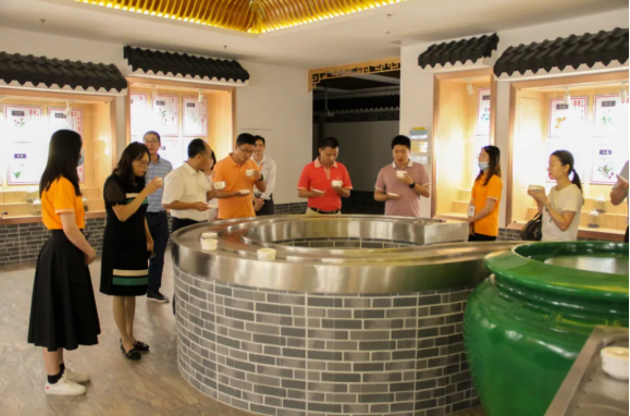 肇庆市卫健局调研组莅临衍生健康医药产业园参观考察